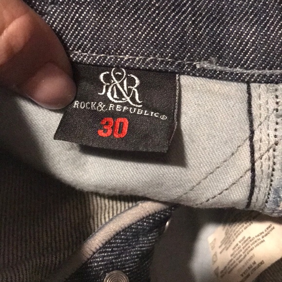 Rock & Republic Light Wash Blue Jeans - Picture 4 of 5